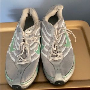 Nike sneaker women’s 10